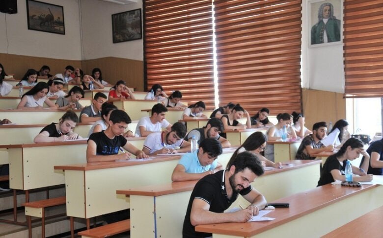 Özəl universitetlərdə neçə tələbə dövlət sifarişi ilə təhsil alır? – SORĞU Özəl universitetlərdə neçə tələbə dövlət sifarişi ilə təhsil alır? – SORĞU