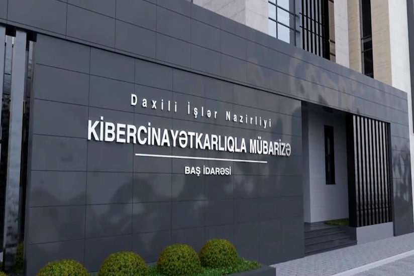 Sosial şəbəkələrdə yüzlərlə şəxsi aldadaraq pul alan 4 nəfər tutuldu – FOTO/VİDEO Sosial şəbəkələrdə yüzlərlə şəxsi aldadaraq pul alan 4 nəfər tutuldu – FOTO/VİDEO