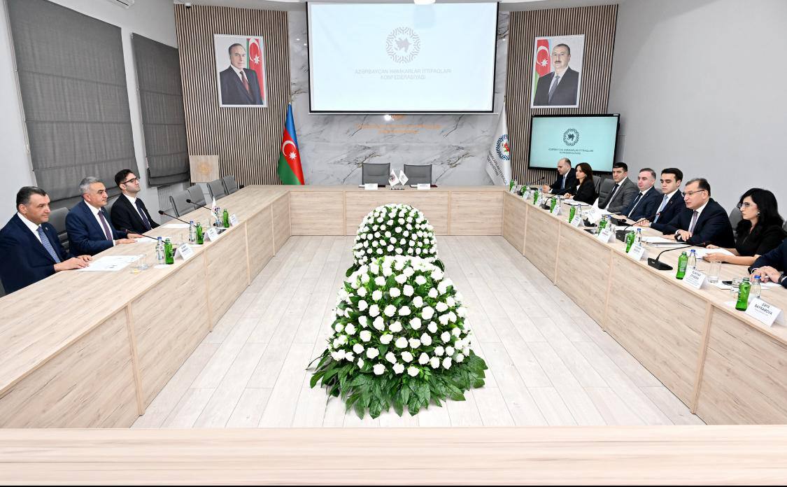 AHİK Vəkillər Kollegiyası ilə Əməkdaşlıq Memorandumu imzaladı - FOTO AHİK Vəkillər Kollegiyası ilə Əməkdaşlıq Memorandumu imzaladı - FOTO