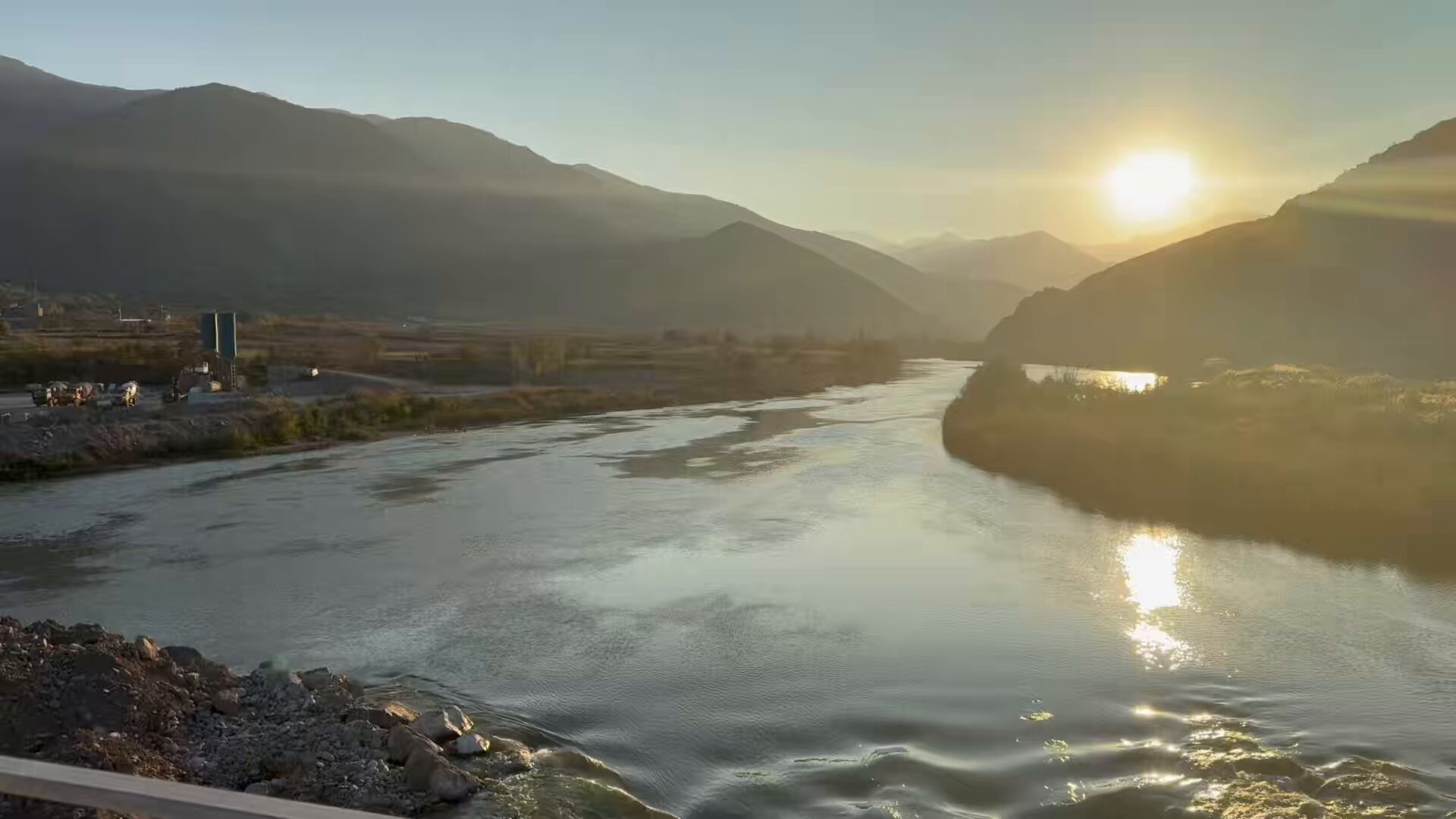 Hikmət Hacıyev Araz çayı üzərindəki Ağbənd–Kəlalə körpüsündən paylaşım etdi - VİDEO Hikmət Hacıyev Araz çayı üzərindəki Ağbənd–Kəlalə körpüsündən paylaşım etdi - VİDEO