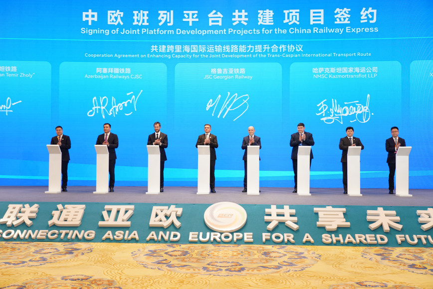 ADY-nin nümayəndə heyəti Çində beynəlxalq forumda – FOTO ADY-nin nümayəndə heyəti Çində beynəlxalq forumda – FOTO