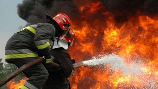 Bakıda yataqxanada yanğın: 9 nəfər təxliyə edildi - VİDEO Bakıda yataqxanada yanğın: 9 nəfər təxliyə edildi - VİDEO