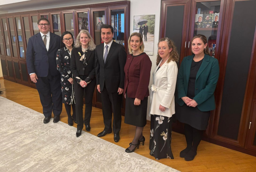 Hikmət Hacıyev və Alison Huker Azərbaycanla ABŞ arasında strateji tərəfdaşlığı müzakirə etdi