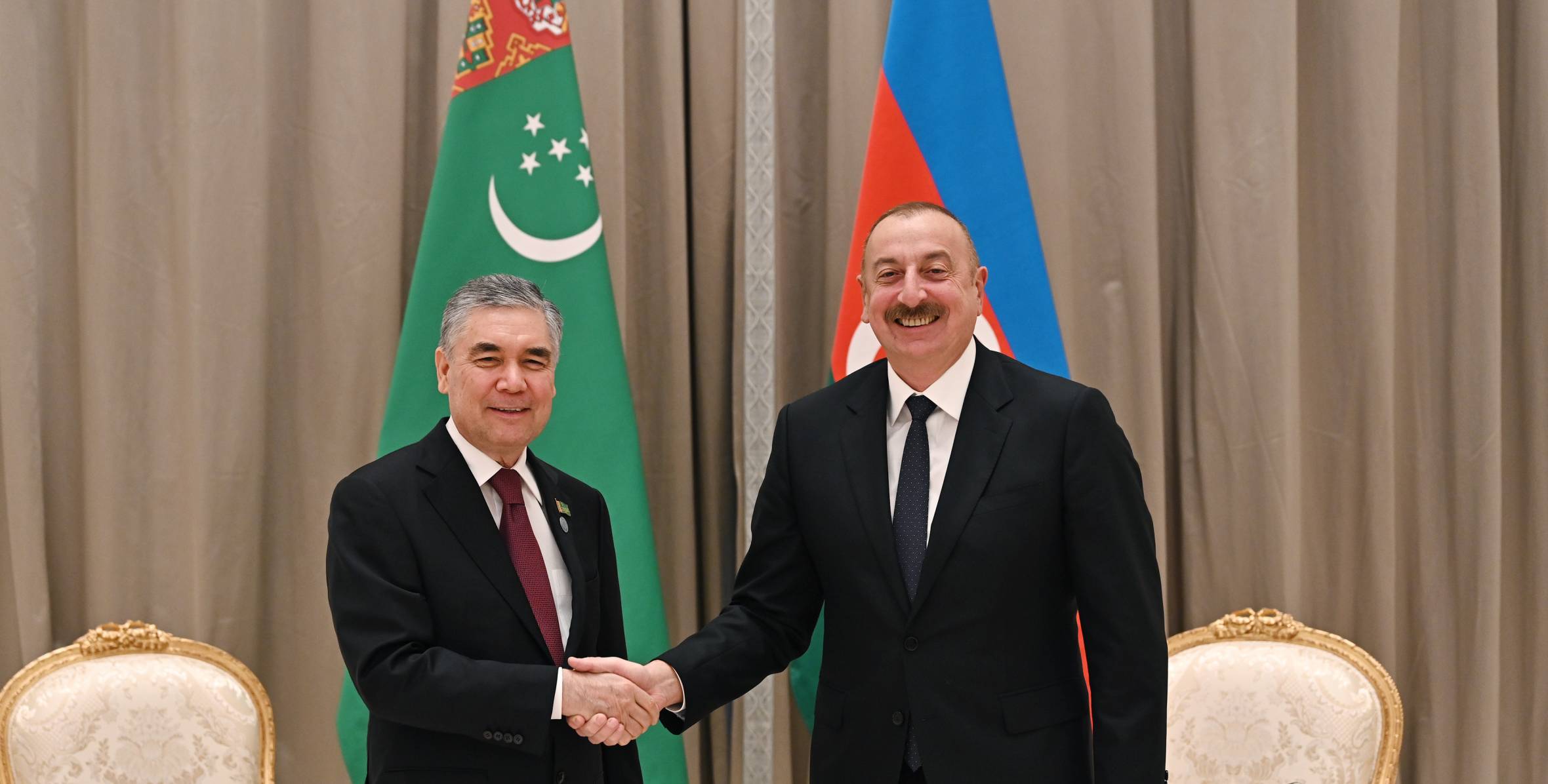 Qurbanqulu Berdiməhəmmədov İlham Əliyevi Türkmənistana səfərə DƏVƏT ETDİ