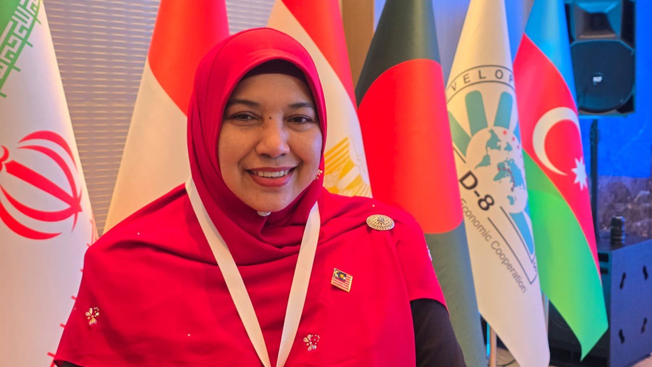 Nur-ul Afida Kamaludin: “Bakıda D-8 Media Mərkəzinin təsis olunması mühüm əhəmiyyət daşıyır” – FOTO Nur-ul Afida Kamaludin: “Bakıda D-8 Media Mərkəzinin təsis olunması mühüm əhəmiyyət daşıyır” – FOTO