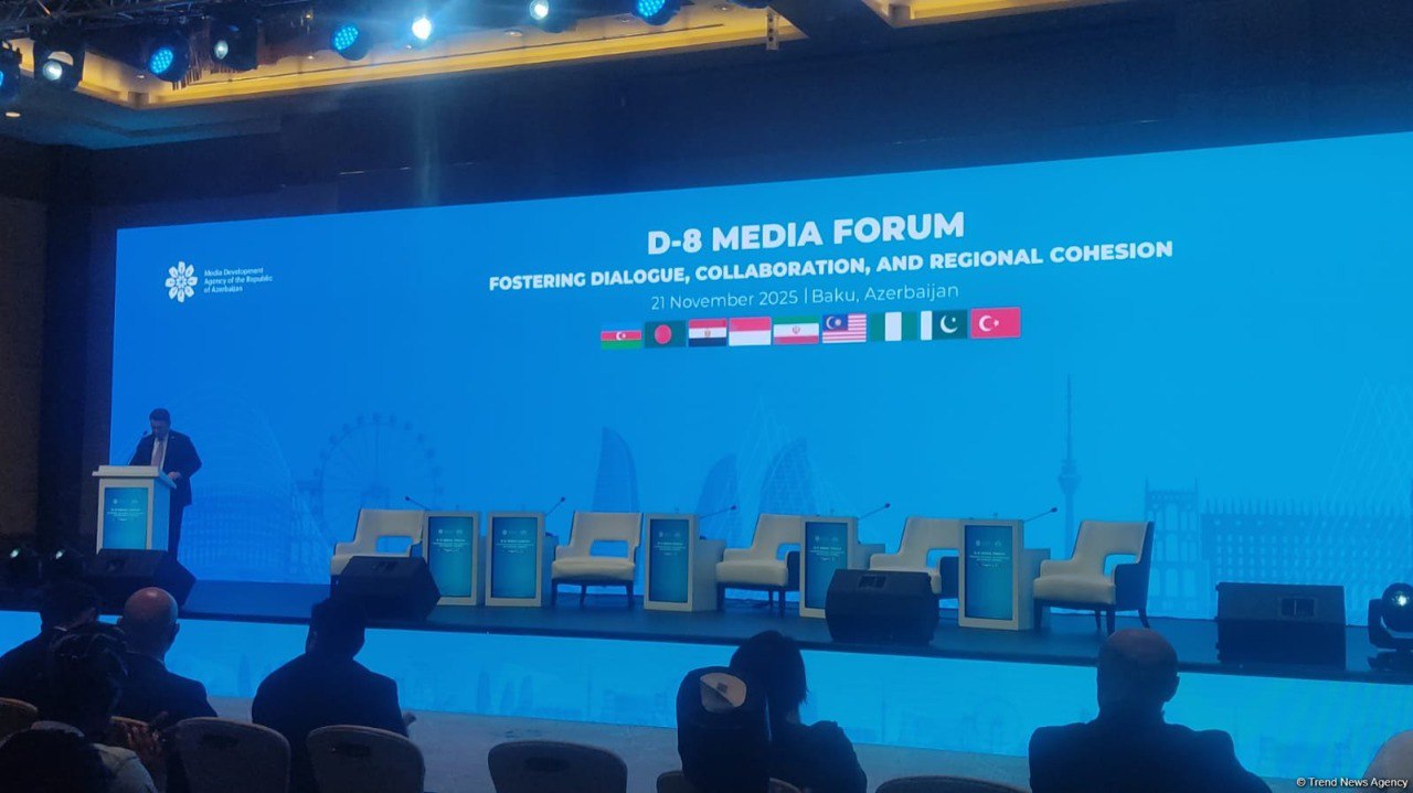 D-8 Media Forumunda Bakı Bəyannaməsi QƏBUL OLUNDU