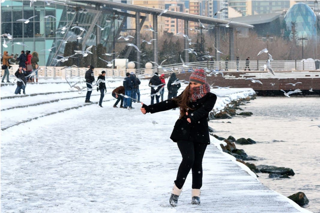 Bakıda hazırlıqlar BAŞLADI: Güclü qar gözlənilir Bakıda hazırlıqlar BAŞLADI: Güclü qar gözlənilir