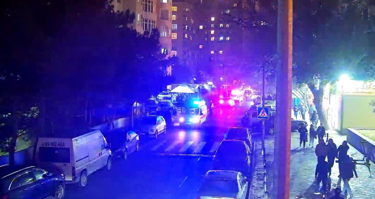 Yanğınla əlaqədar Mirəli Seyidov küçəsi istiqamətində yol bağlandı - FOTO