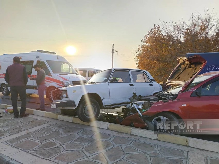 Babək rayonunda yol qəzası baş verib, ana və üç övladı xəsarət alıb - FOTO Babək rayonunda yol qəzası baş verib, ana və üç övladı xəsarət alıb - FOTO
