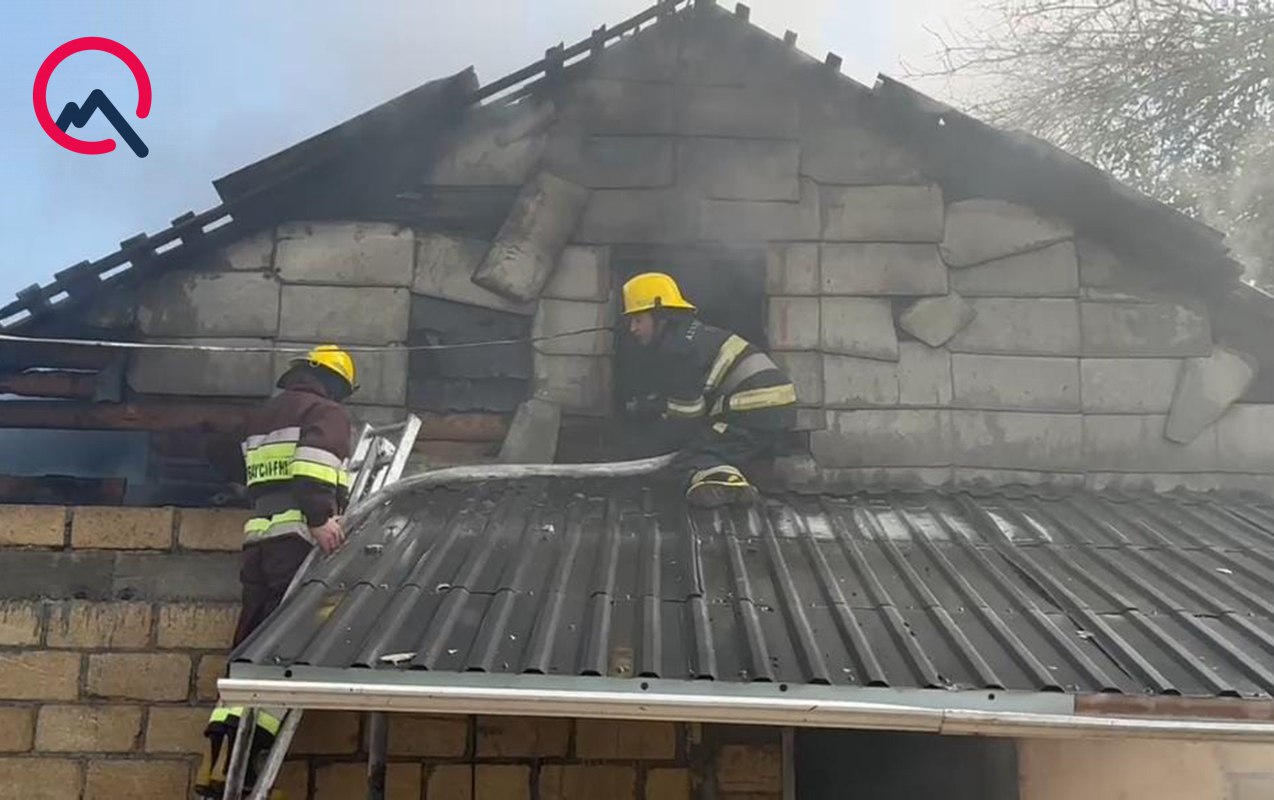 Ağcabədidə ev yandı