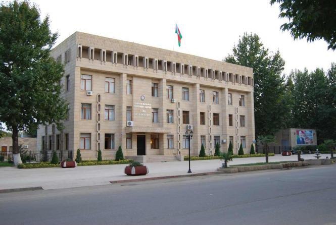 Döşəməsi çökən binadan 60 ailə təxliyə olundu Döşəməsi çökən binadan 60 ailə təxliyə olundu