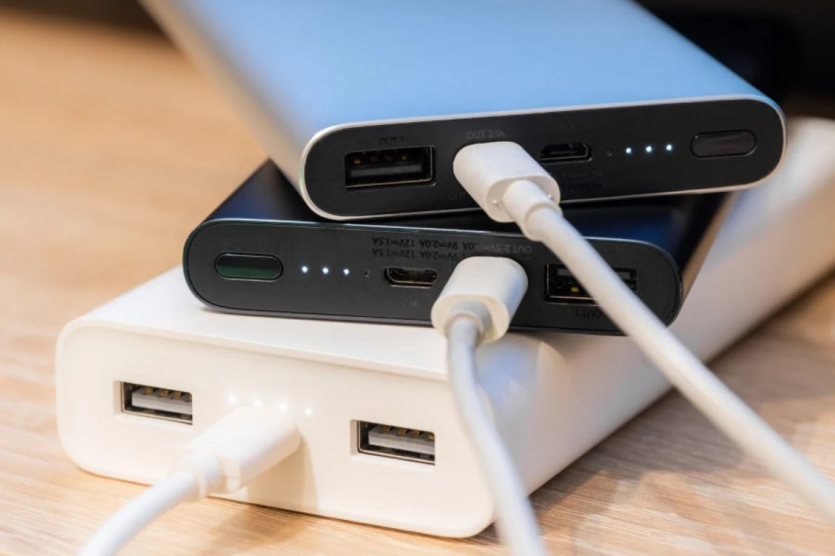 Poverbank istifadəçilərinin nəzərinə - TƏHLÜKƏ VAR? Poverbank istifadəçilərinin nəzərinə - TƏHLÜKƏ VAR?