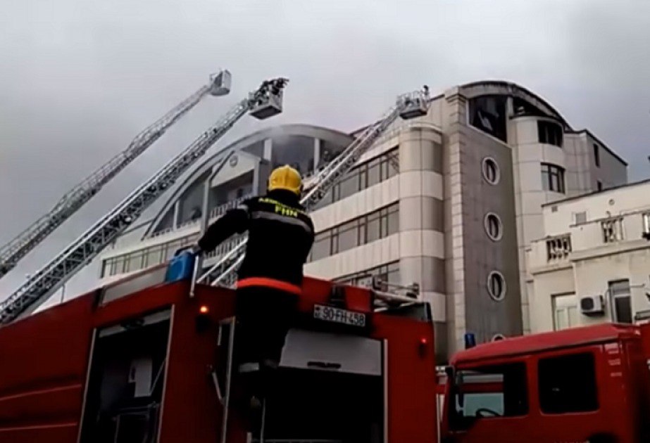 8 il əvvəl də “AFEN Plaza”da yanğın olubmuş – FOTO