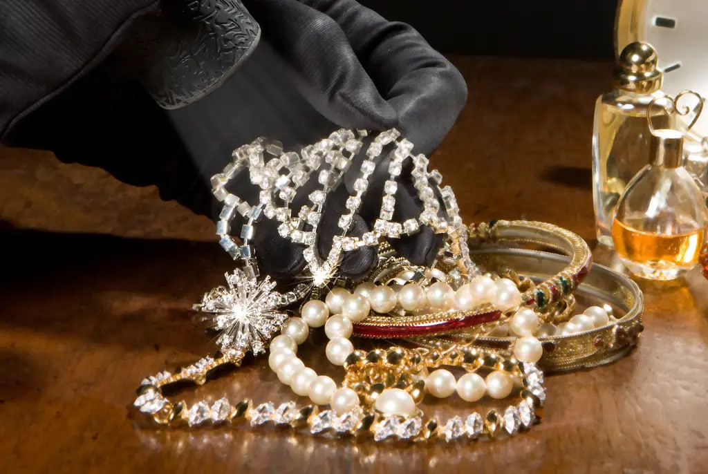 Bakıda 13 min manatlıq OĞURLUQ