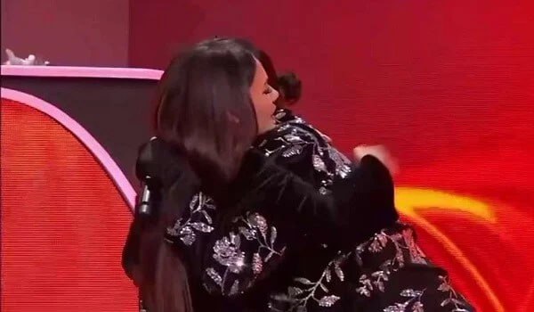 Samirənin qucaqladığı erməni neçənci yer tutdu? - VİDEO