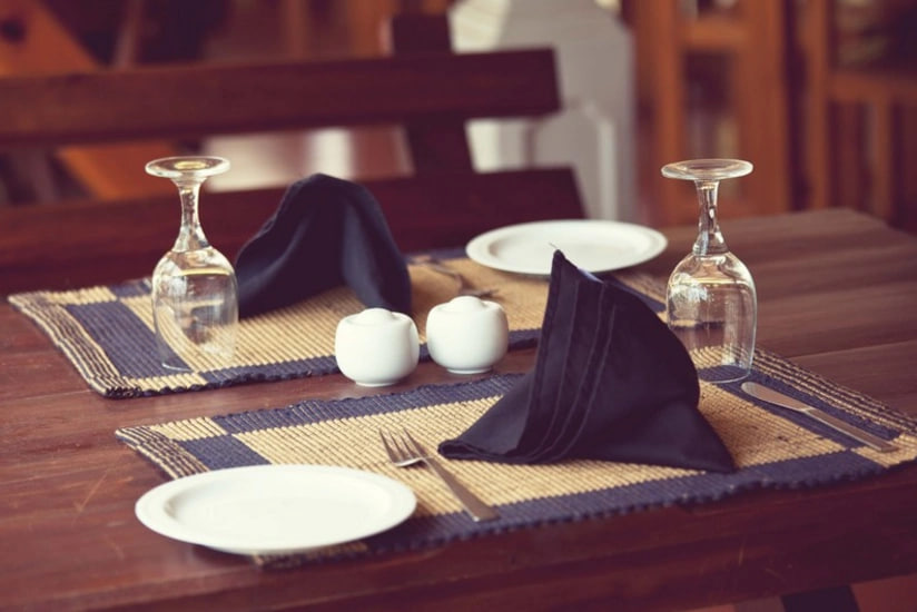 “Dostluq” kafesində saxta spirtli içkilər aşkarlandı – FOTO “Dostluq” kafesində saxta spirtli içkilər aşkarlandı – FOTO