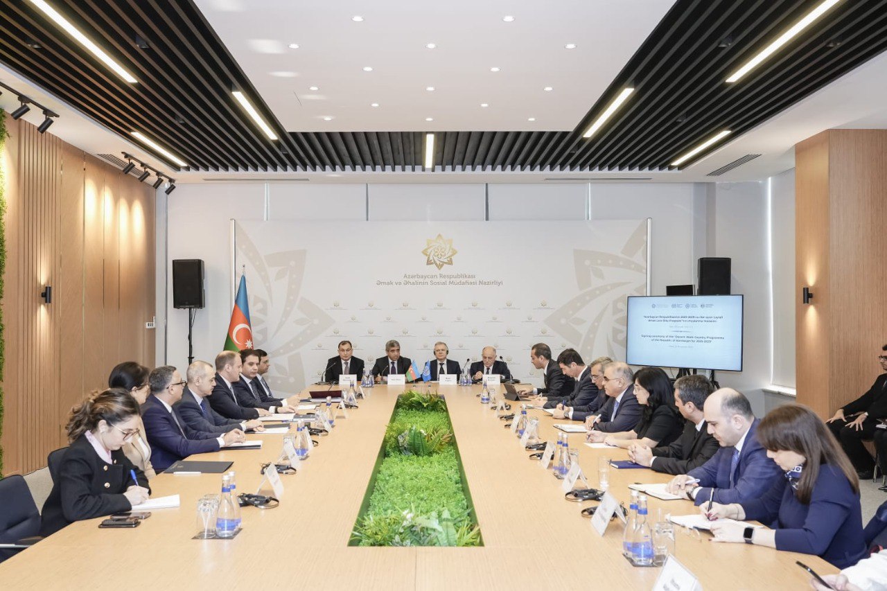 Azərbaycanla BƏT arasında “2025-2029-cu illər üçün Layiqli Əmək üzrə Ölkə Proqramı” imzalandı - FOTO