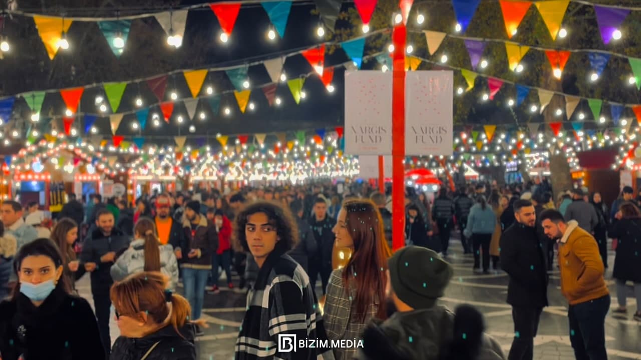 “Soyuq Əllər, İsti Ürək” yarmarkasında yanğın oldu - FOTO/VİDEO “Soyuq Əllər, İsti Ürək” yarmarkasında yanğın oldu - FOTO/VİDEO