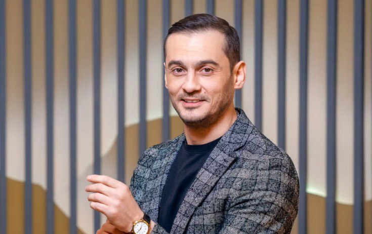 "Qızlarım deyir ki, sənə "ata" deyəndə ətimiz tökülür" "Qızlarım deyir ki, sənə "ata" deyəndə ətimiz tökülür"