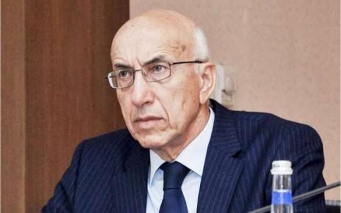 Arif Rəhimzadədən Bakıda SSRİ bayrağının qaldırılmasına münasibət: “Burada nə var ki?”