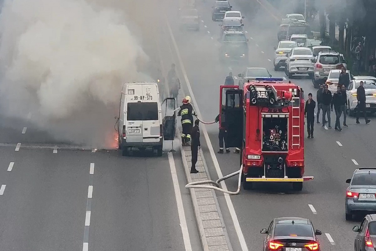 Bakıda prospektdə avtomobil YANDI - FOTO/VİDEO