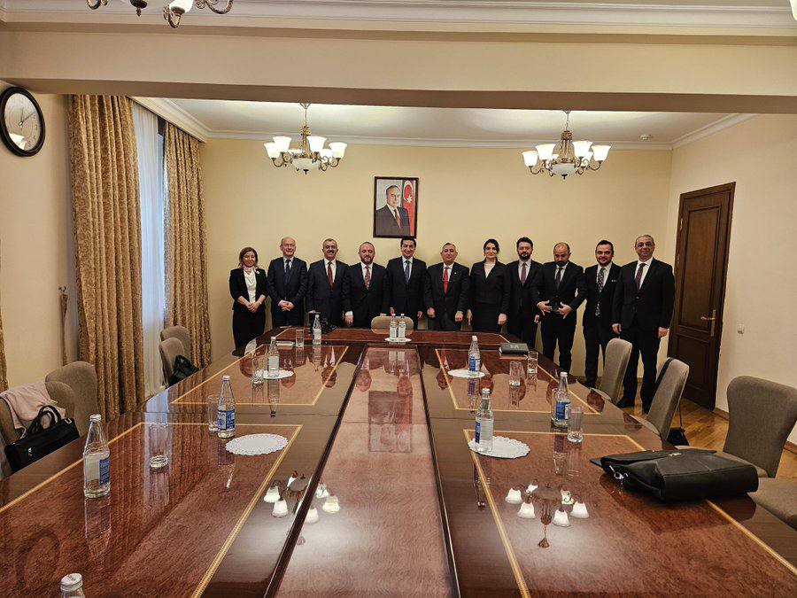 Hikmət Hacıyev Şuşada Türkiyə nümayəndə heyəti ilə görüşüb - FOTO