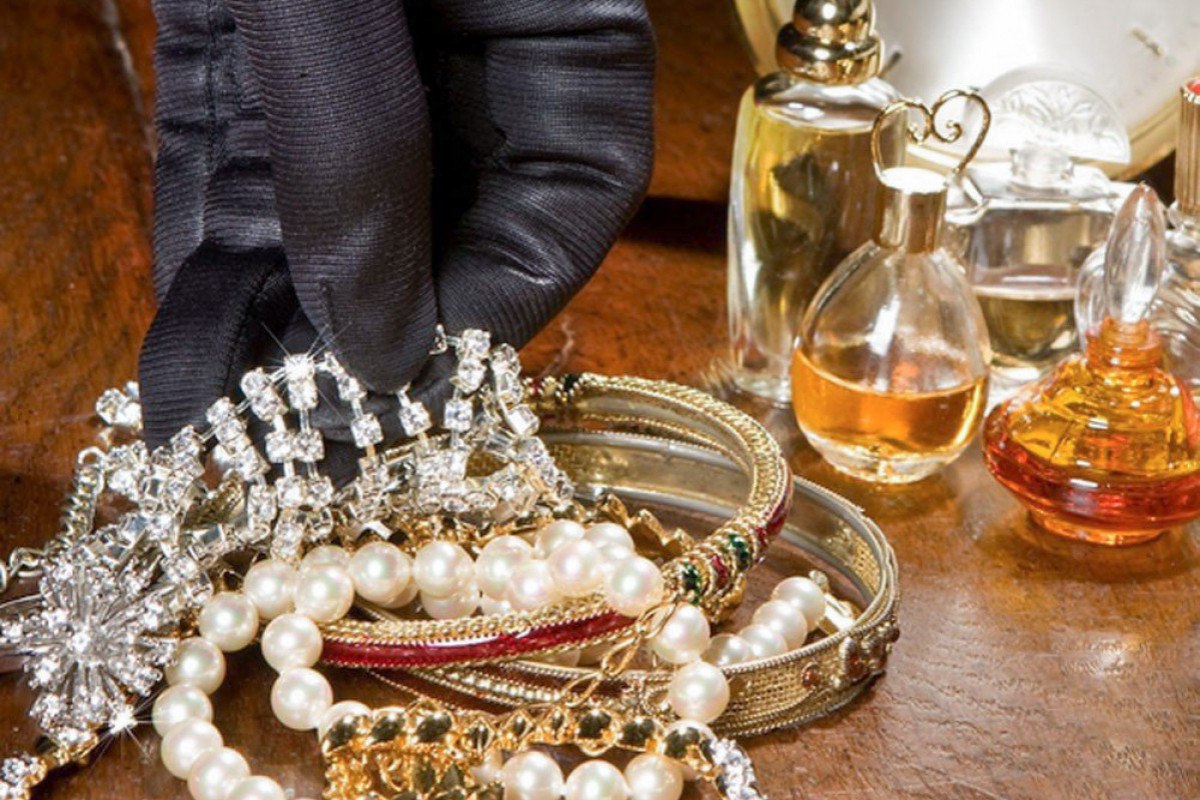 Bakıda xadimə çalışdığı evdən 5 min manatlıq qızıl oğurladı