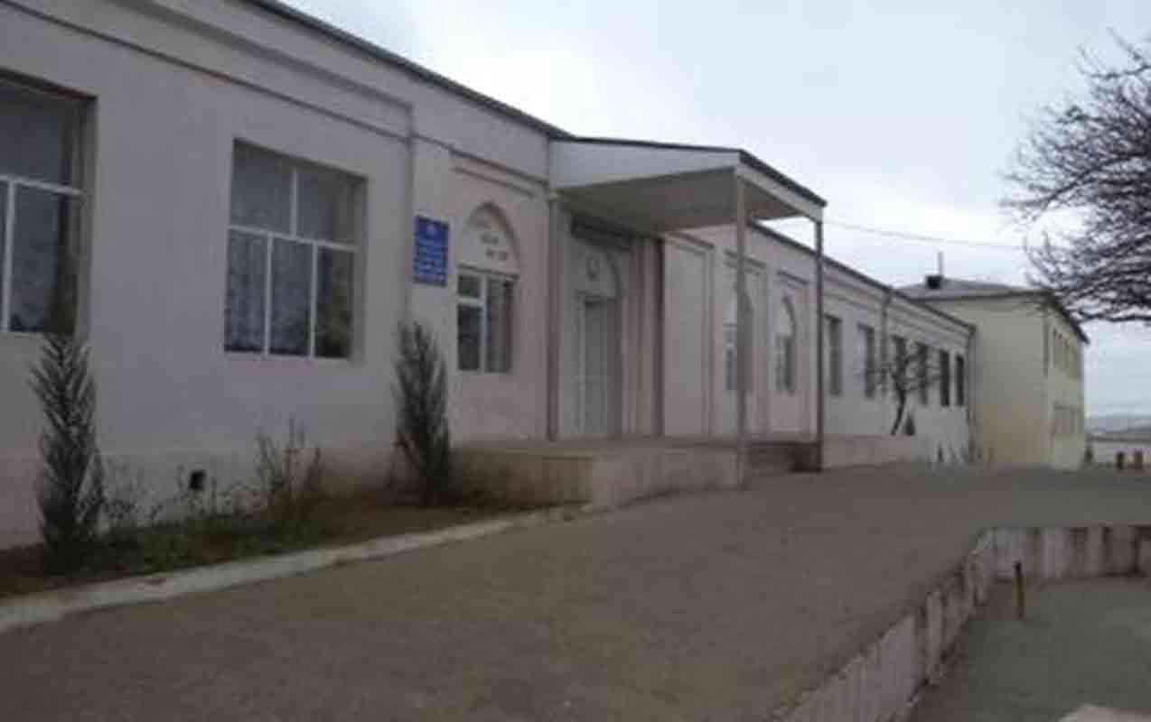 Masazırda 1-ci sinif şagirdi məktəbin həyətində dünyasını dəyişdi