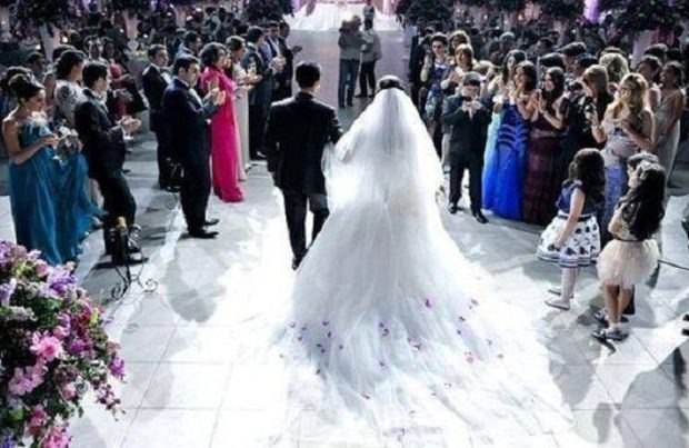 Zərdabda 46 yaşlı kişi toyda oynadığı yerdə yıxılıb öldü