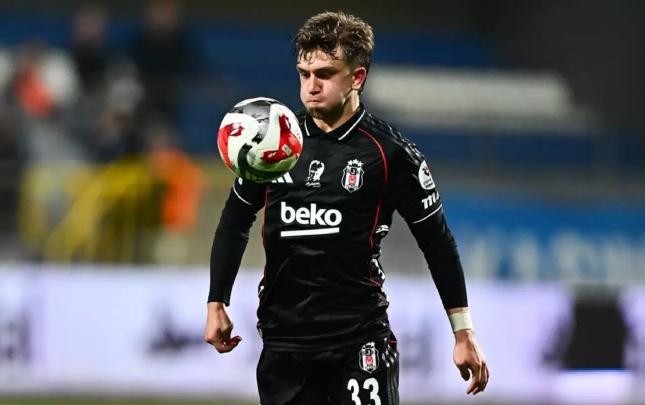 “Beşiktaş”ın futbolçusu sıradan çıxdı