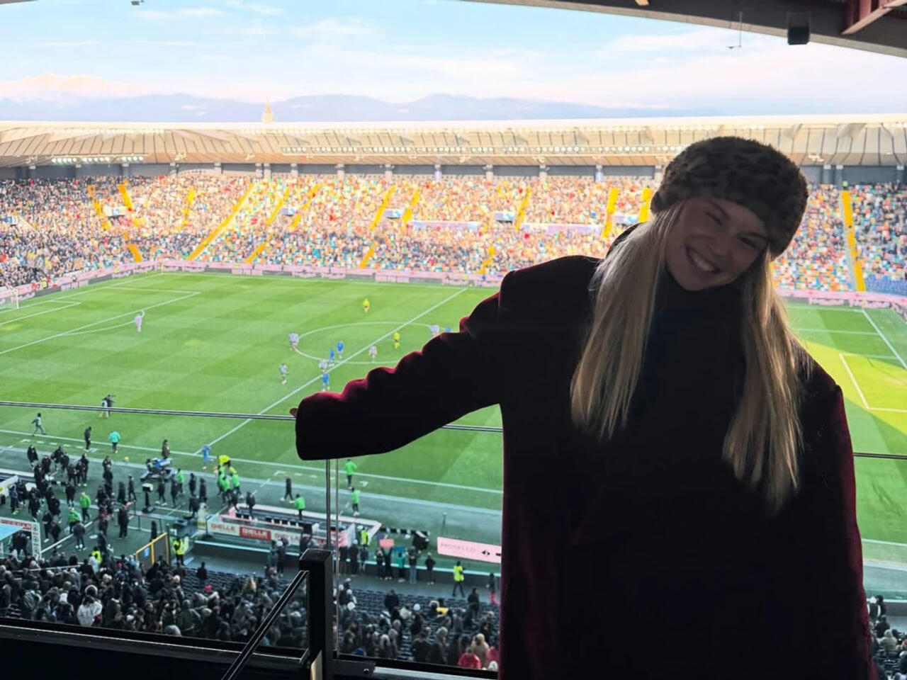 Məşhur futbolçunun rus sevgilisi - FOTO