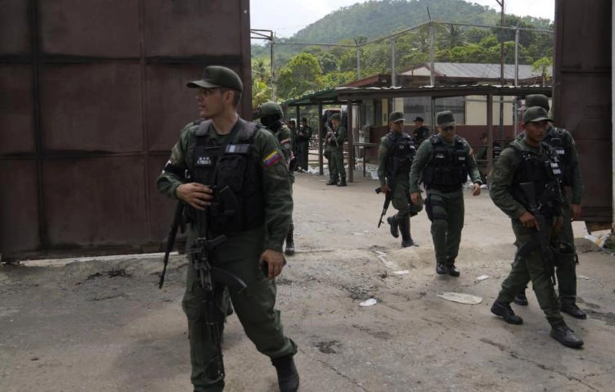 Venesuela ABŞ-ın hücumuna hazırlaşır? Venesuela ABŞ-ın hücumuna hazırlaşır?