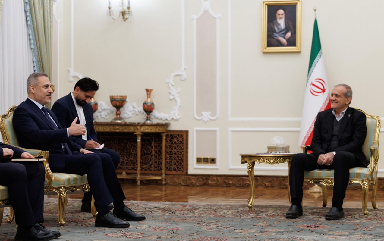 Hakan Fidan Pezeşkianla görüşdü Hakan Fidan Pezeşkianla görüşdü