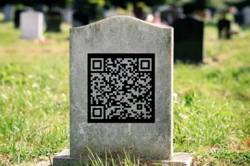 Azərbaycanda 71 yaşlı şəxs özünə QR-kodlu başdaşı düzəltdirdi - VİDEO