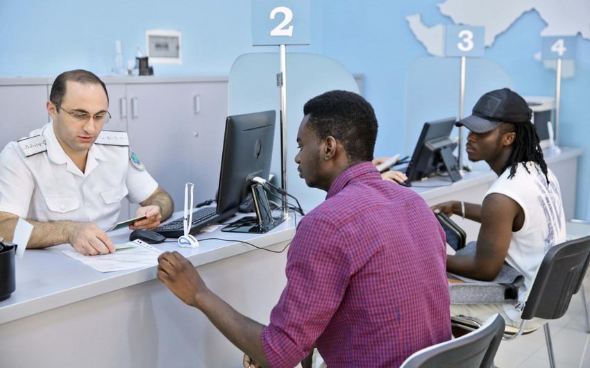 Azərbaycanda iş icazəsi verilən əcnəbilərin sayı AÇIQLANDI – RƏSMİ