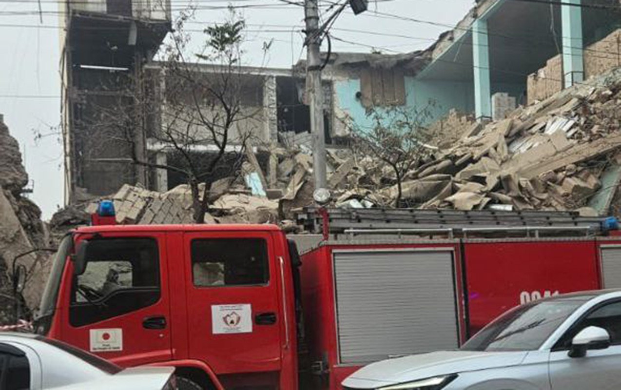 İrəvanda bina çökdü: Yaralı var – VİDEO İrəvanda bina çökdü: Yaralı var – VİDEO