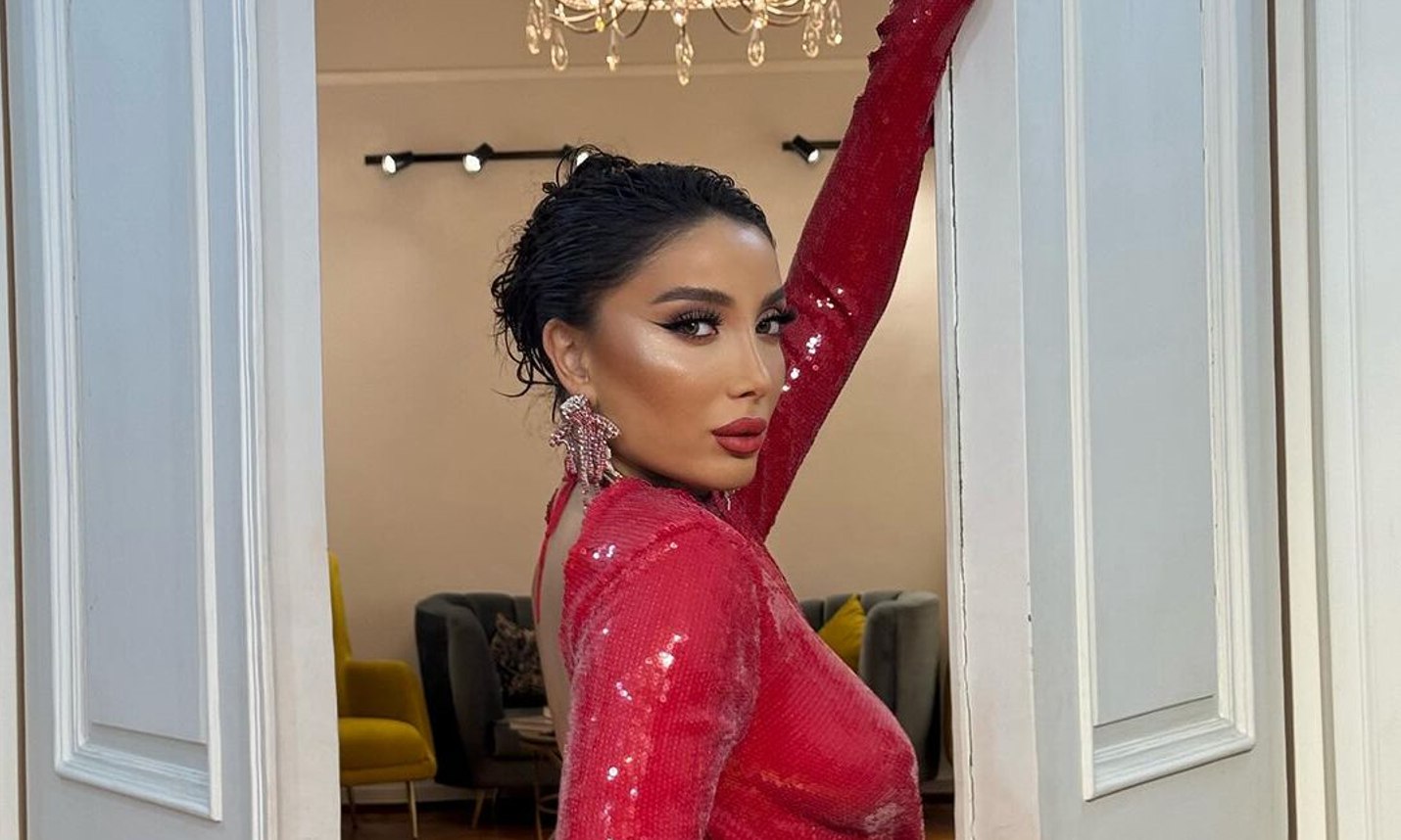 Günay İbrahimli: “Bağlı geyinən qadın…” Günay İbrahimli: “Bağlı geyinən qadın…”