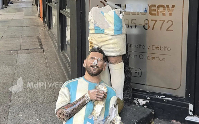 Messinin heykəlini ikiyə böldülər – FOTO