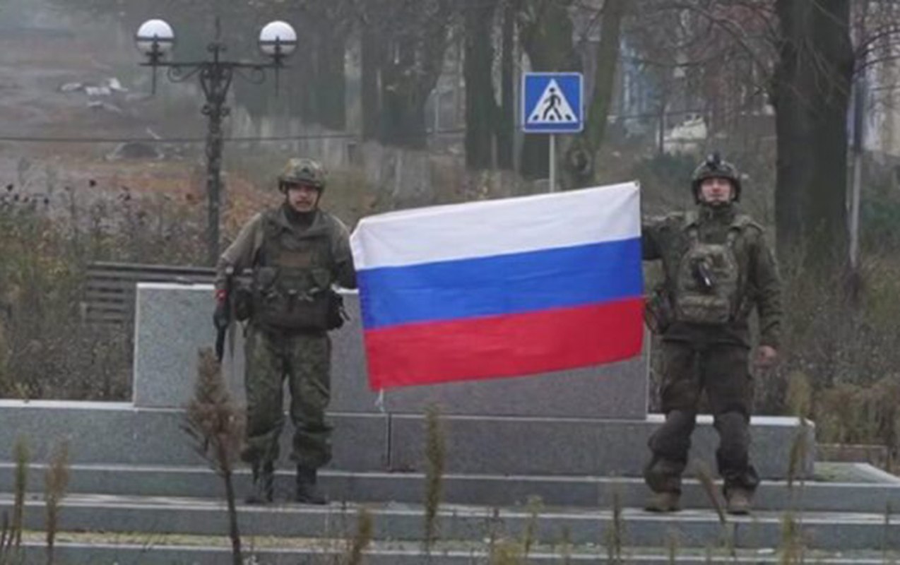 Ukraynanın bu şəhərində Rusiya bayrağı qaldırıldı – VİDEO