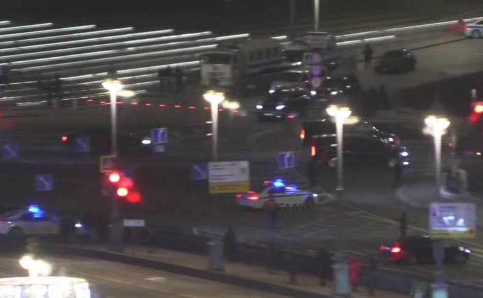 Putinin korteci Kremlə çatdı, ABŞ nümayəndə heyəti ilə görüş keçiriləcək - VİDEO