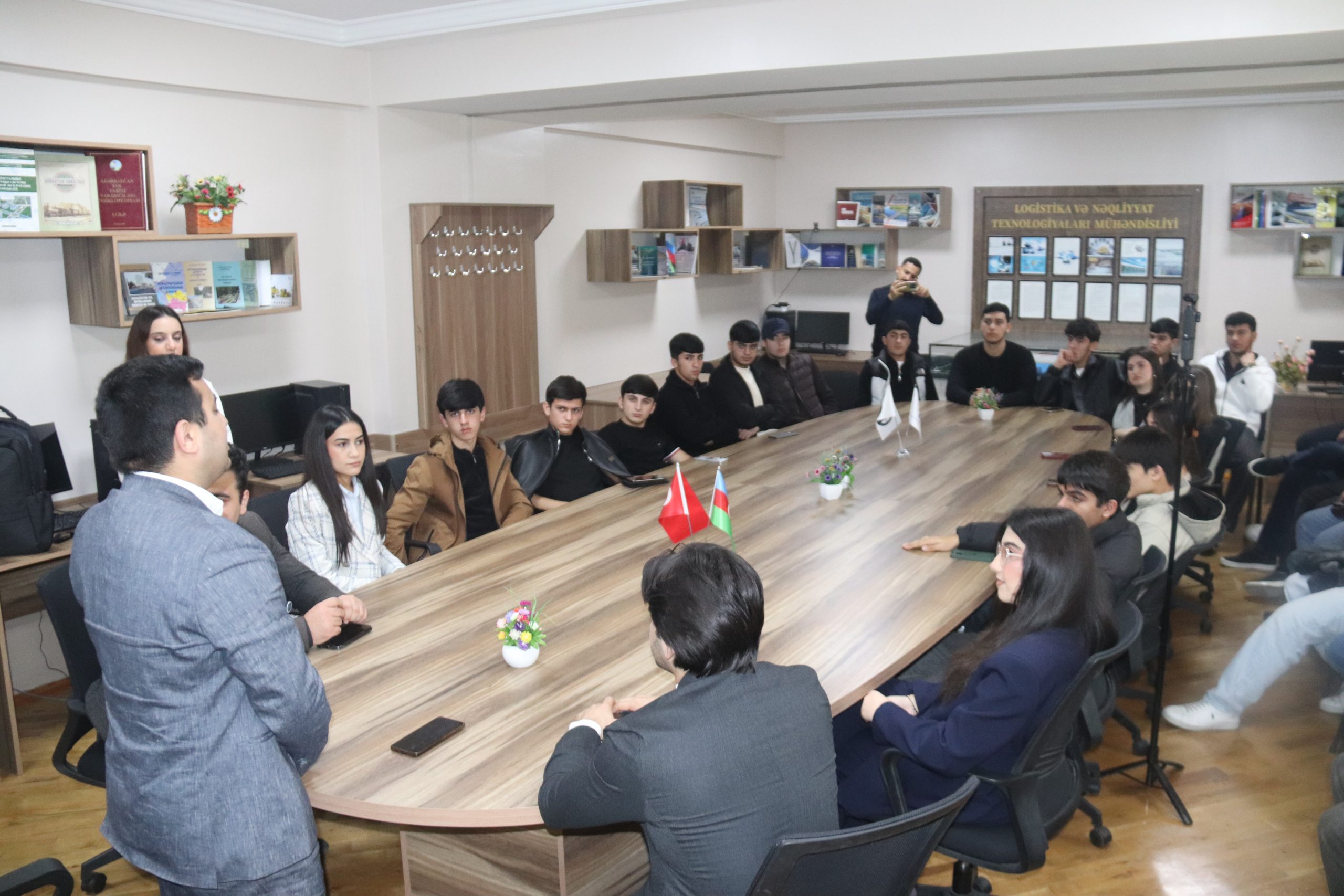 &ldquo;Gənclər danışır&rdquo; layihəsi: Gənclər üçün yeni onlayn platforma istifadəyə verildi - FOTO