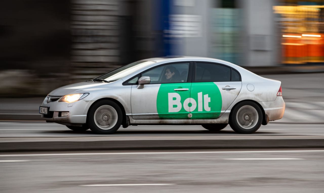 Bakıda "Bolt" qəza törətdi - Yolda sıxlıq yarandı – VİDEO