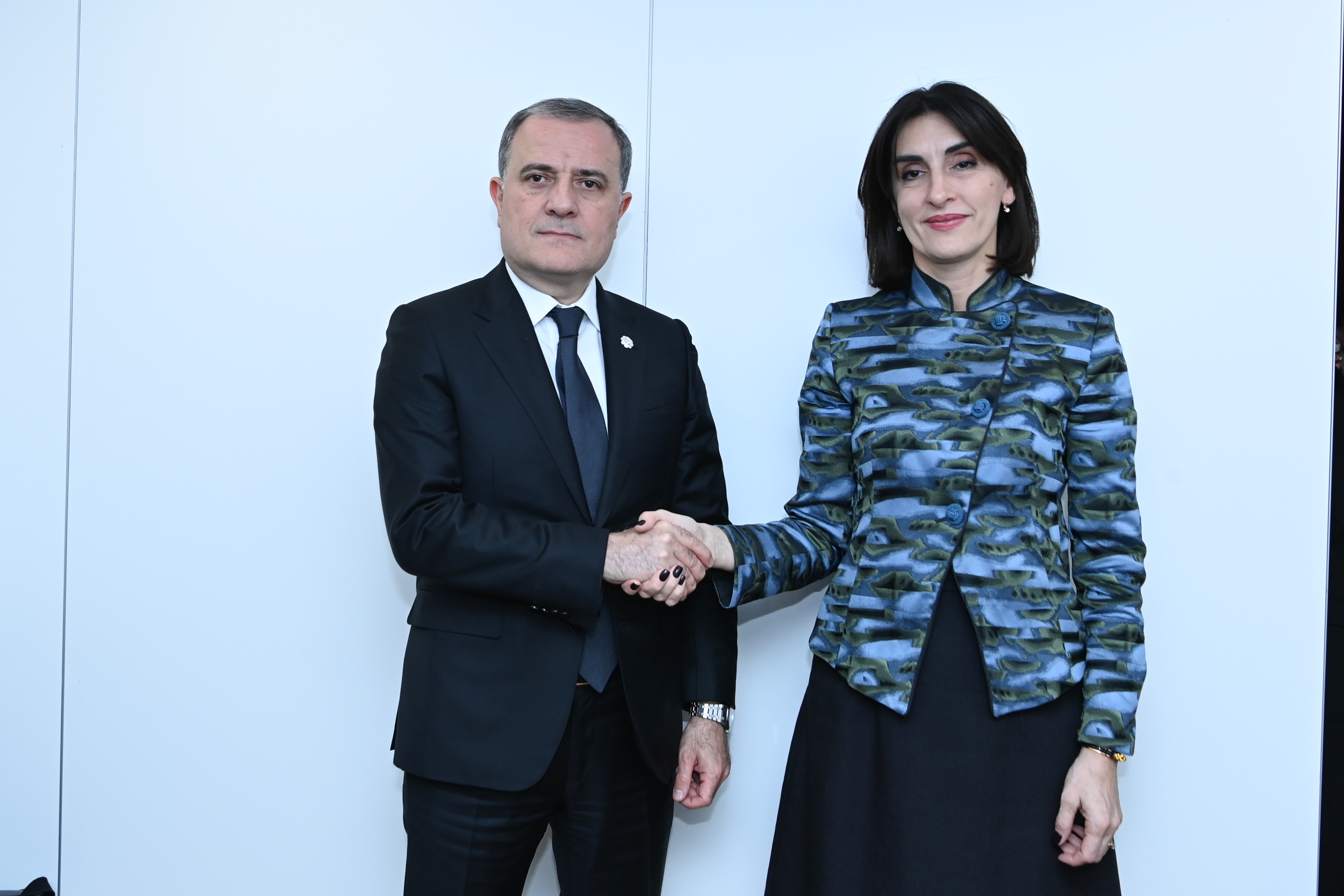 Azərbaycan və Gürcüstan XİN rəhbərləri iki ölkə arasındakı əməkdaşlığı müzakirə edib - FOTO Azərbaycan və Gürcüstan XİN rəhbərləri iki ölkə arasındakı əməkdaşlığı müzakirə edib - FOTO