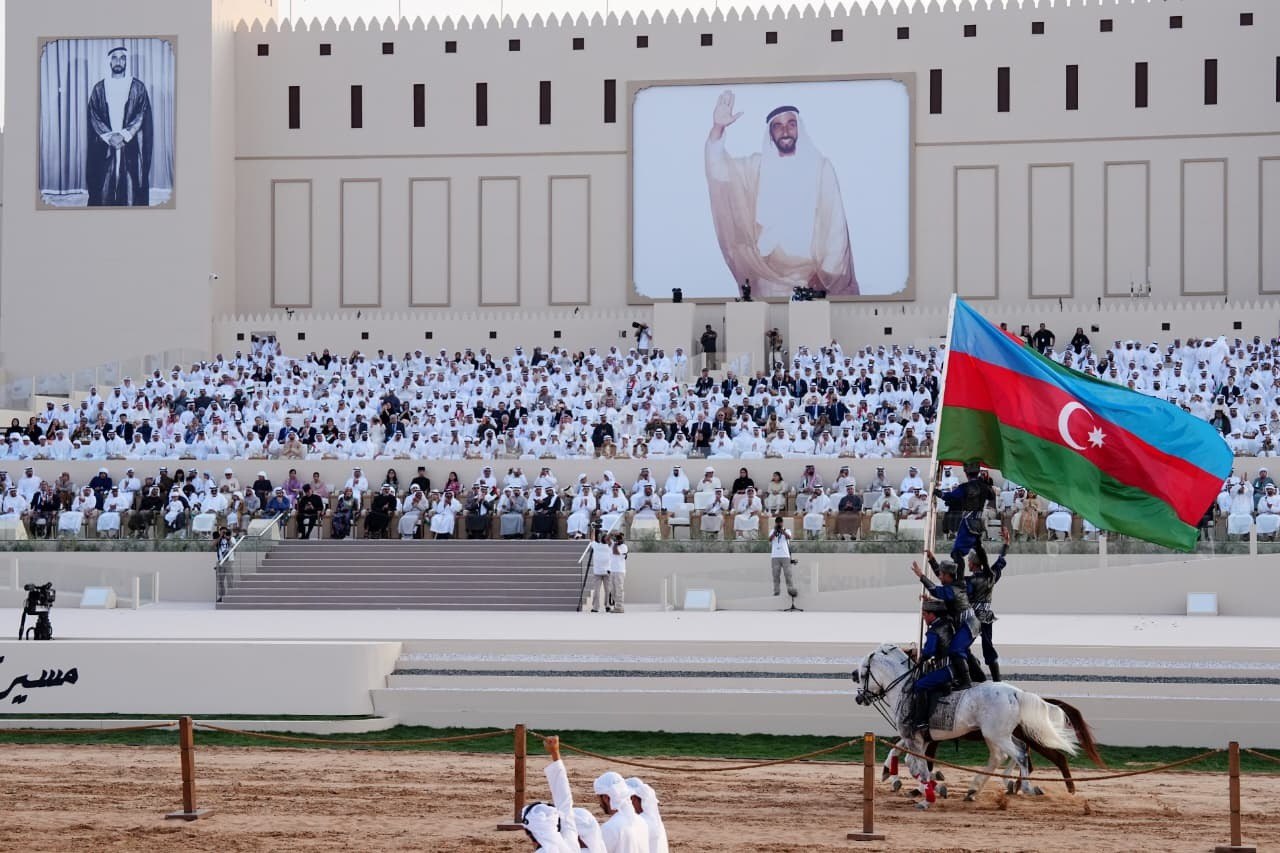 BƏƏ Prezidenti Qarabağ atlarının çıxışını izlədi – VİDEO BƏƏ Prezidenti Qarabağ atlarının çıxışını izlədi – VİDEO