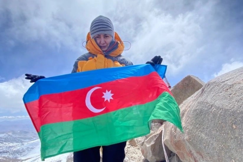 Elmira Aslanova Antarktidanın ən yüksək zirvəsini FƏTH ETDİ - FOTO