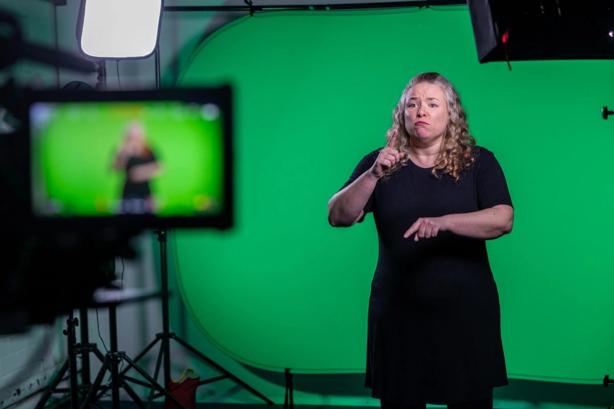 Hansı televiziyalarda işarət dili tətbiq OLUNUR? – ARAŞDIRMA Hansı televiziyalarda işarət dili tətbiq OLUNUR? – ARAŞDIRMA