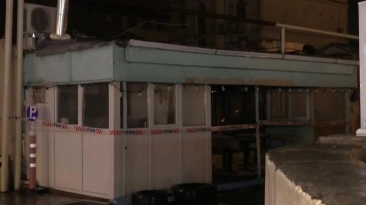 Binəqədidə kafedəki partlayışın şahidi DANIŞDI: "İşçilərdən biri yanırdı, mən söndürdüm" - VİDEO Binəqədidə kafedəki partlayışın şahidi DANIŞDI: "İşçilərdən biri yanırdı, mən söndürdüm" - VİDEO