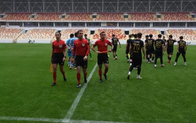 Mərc qalmaqalı səbəbindən matç TƏXİRƏ SALINDI