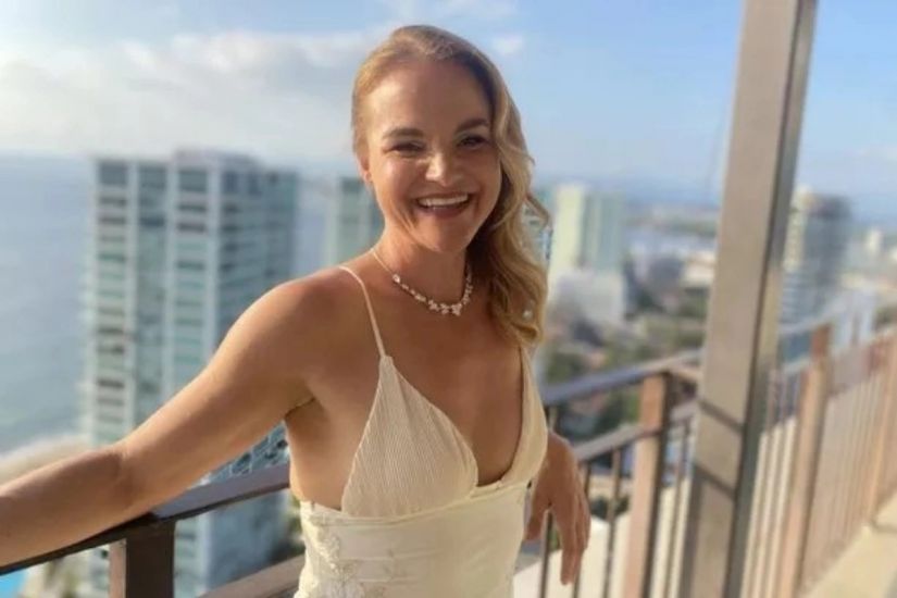 Qadın özü ilə evləndi Qadın özü ilə evləndi