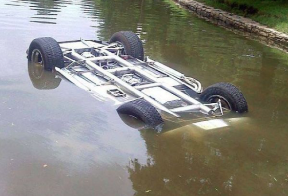 Xaçmazda avtomaşın su kanalına aşdı Xaçmazda avtomaşın su kanalına aşdı